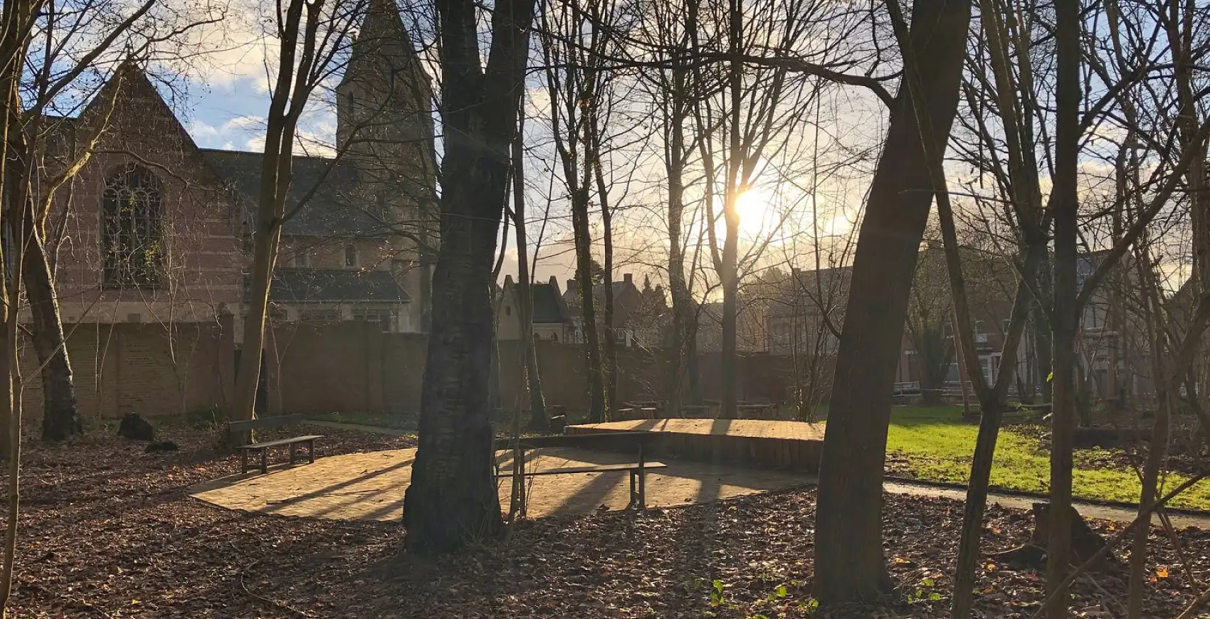 Reconversie pastorietuin tot groen plein