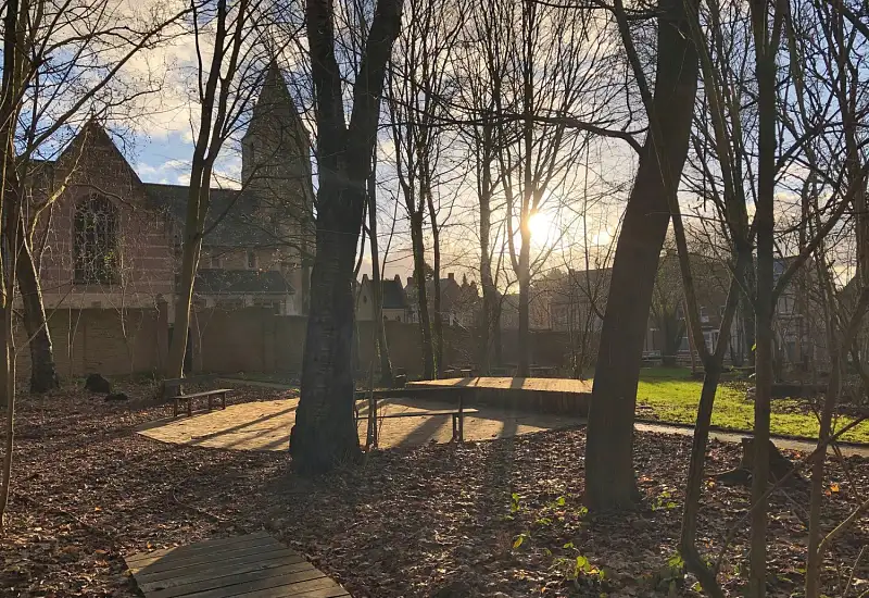 Reconversie pastorietuin tot groen plein